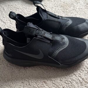 Nike Men's Black Slip-On Sneakers